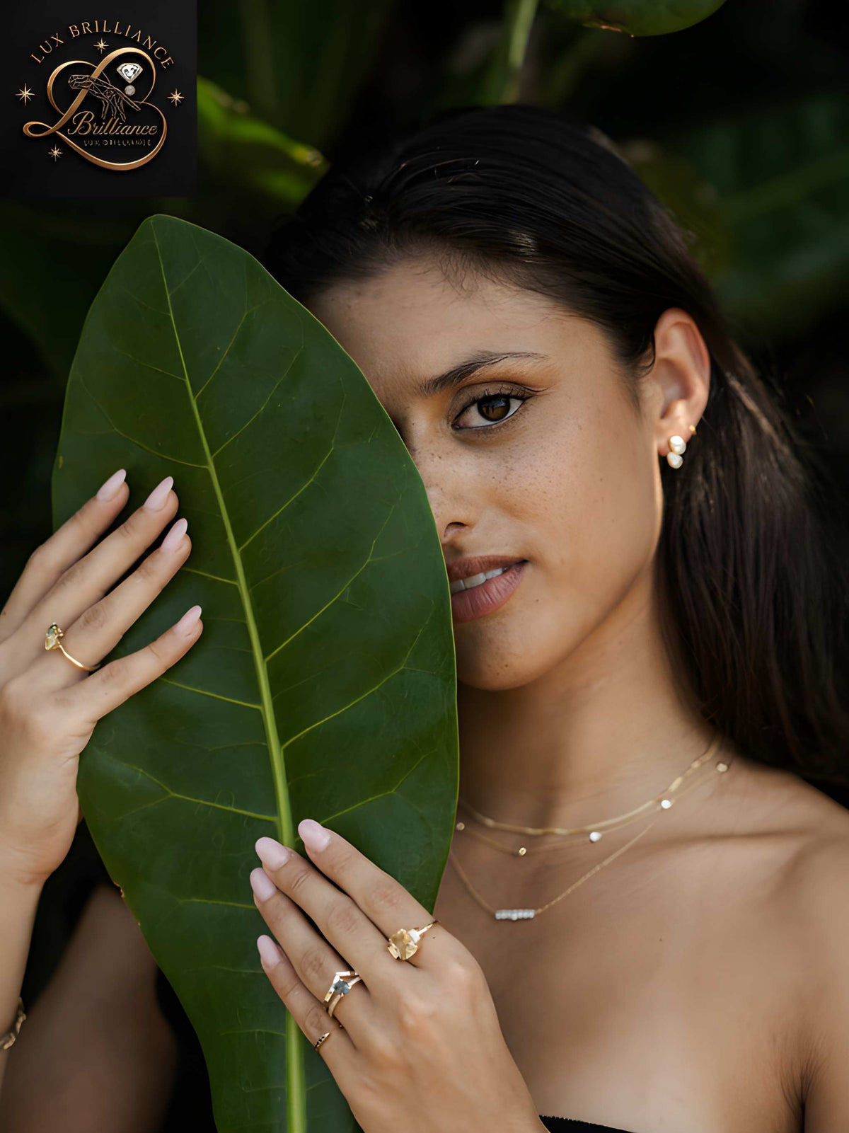 Graduated Diamond Curved Bar Necklace in 18K Gold | Gift For Her
